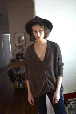 VERSACIKNITS Clara PDF -Deals YARN Store 416x416 2851