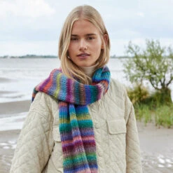 Lana Grossa 45 Scarf In Pappagallo PDF