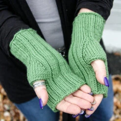 StringPlay Ridges Hat & Mitts PDF -Deals YARN Store 416x416 2998